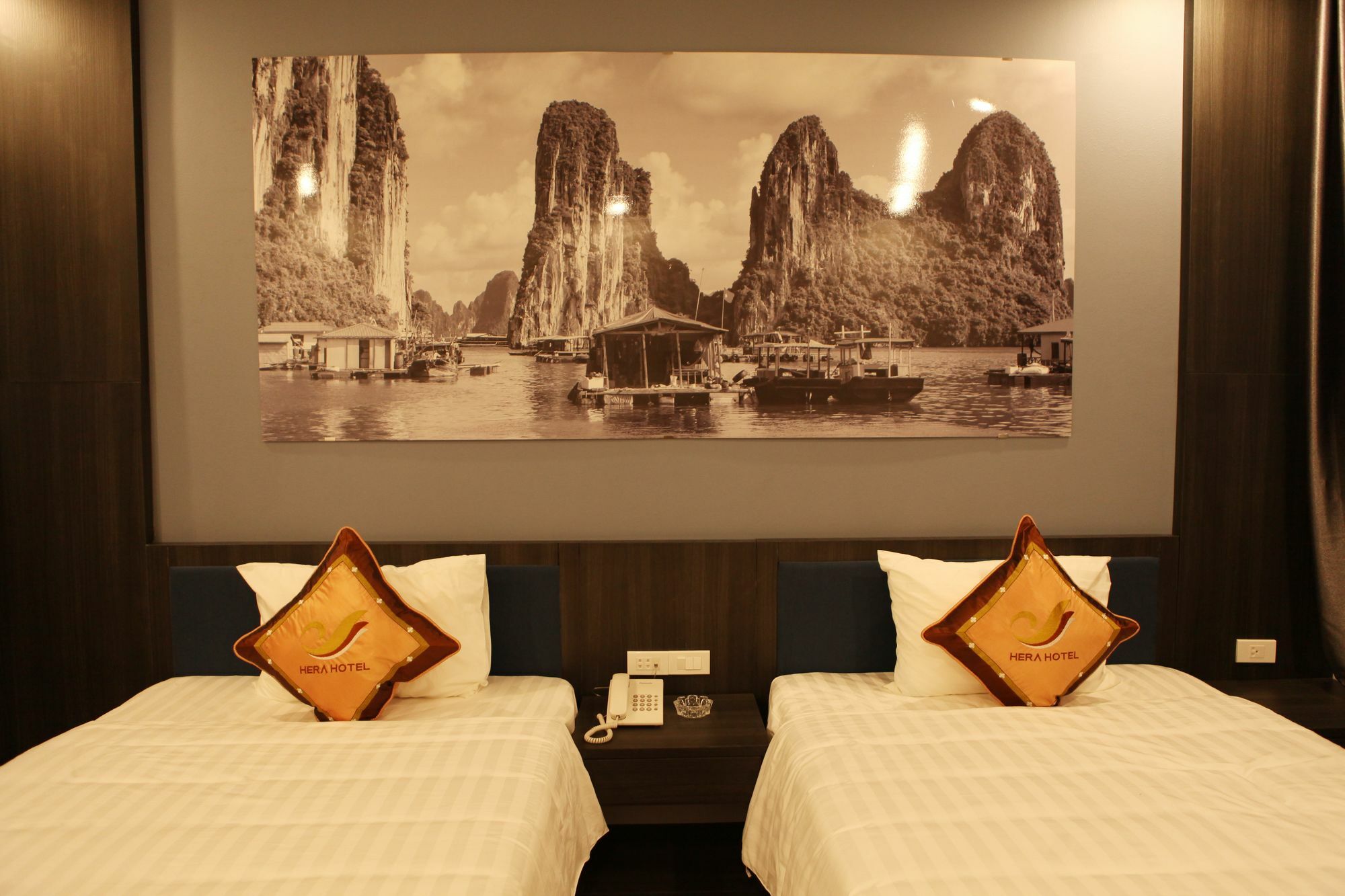 Hera Ha Long Hotel Exteriör bild