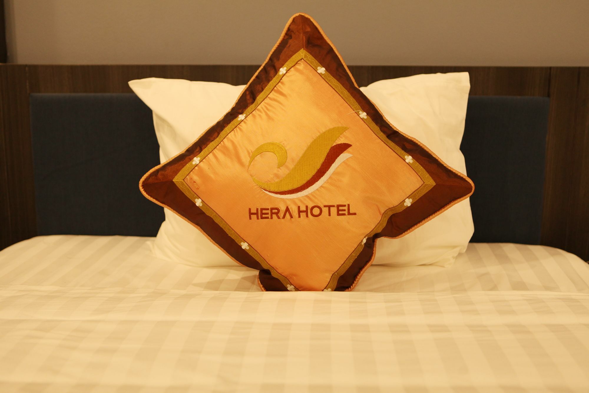 Hera Ha Long Hotel Exteriör bild
