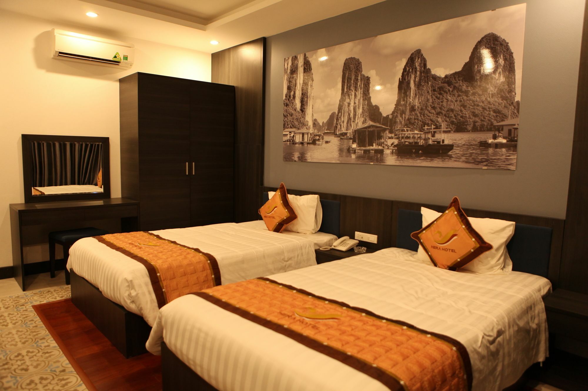 Hera Ha Long Hotel Exteriör bild